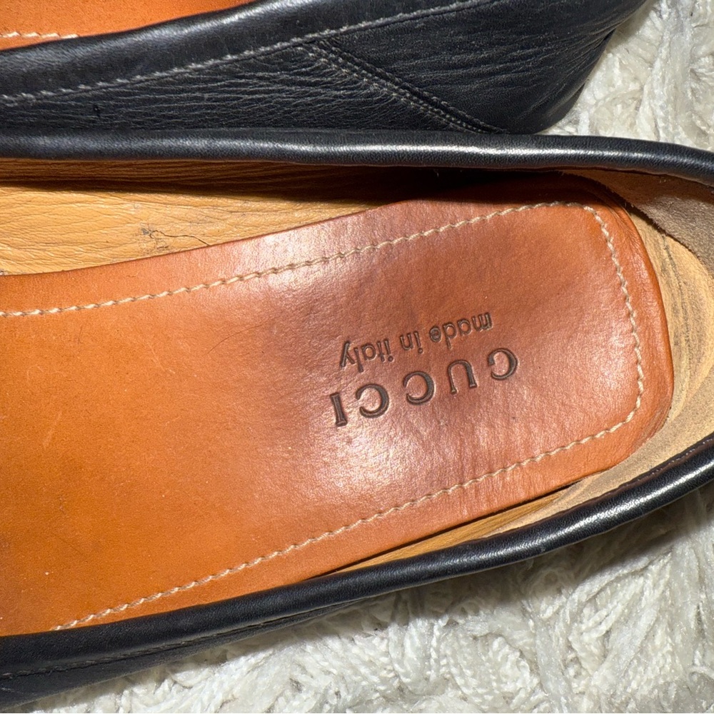 Gucci Black Leather Loafers with Gold Bee Detail - Picture 9 of 11